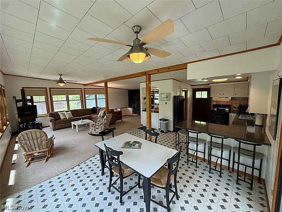 5th image of 9073 N Shore Dr NE