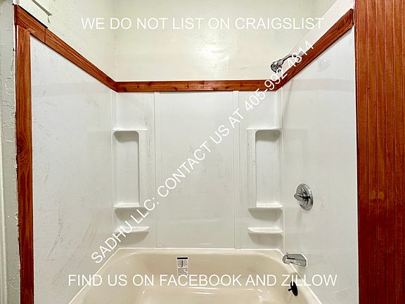 4th image of 122 SW 22nd St #122