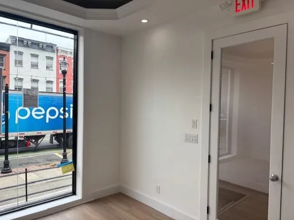 629 Washington Street image 6 of 8