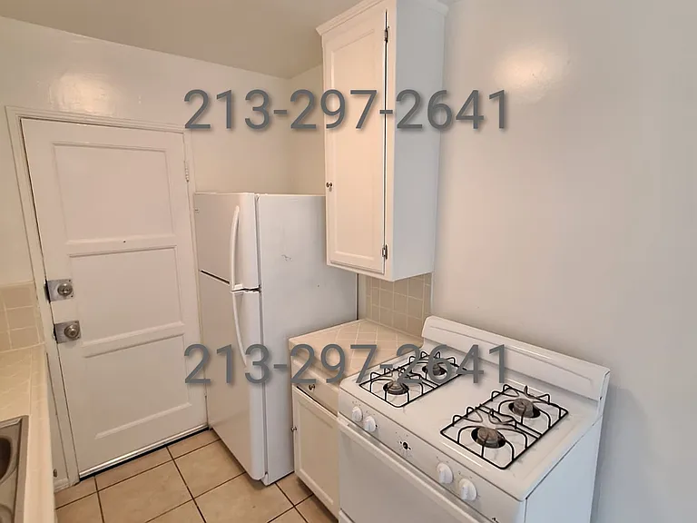 145 1/2 S Hoover St — Photo 8