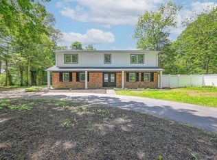1 Parkhill Ct, Huntington, NY 11743