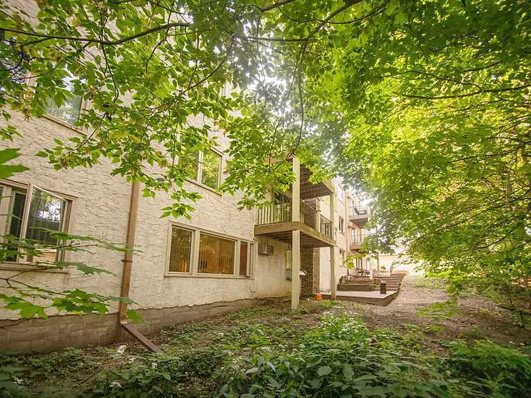 101 Glenbrook Rd N — Photo 33