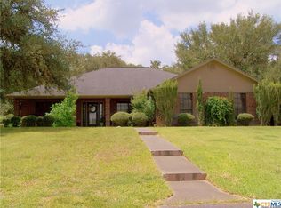 2450 Live Oak Rd, Cuero, TX 77954