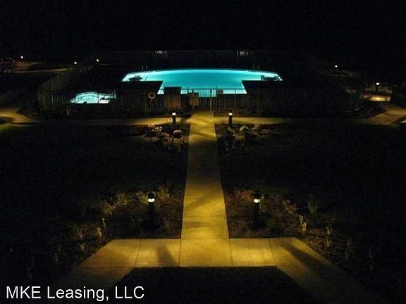 4th image of 4410 S Lake Dr Unit 332