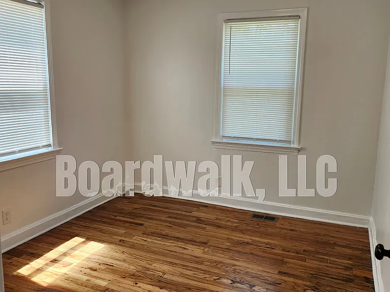 26 Orlando Ave — Photo 11
