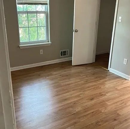 3rd image of 5691 Waterford Ct
