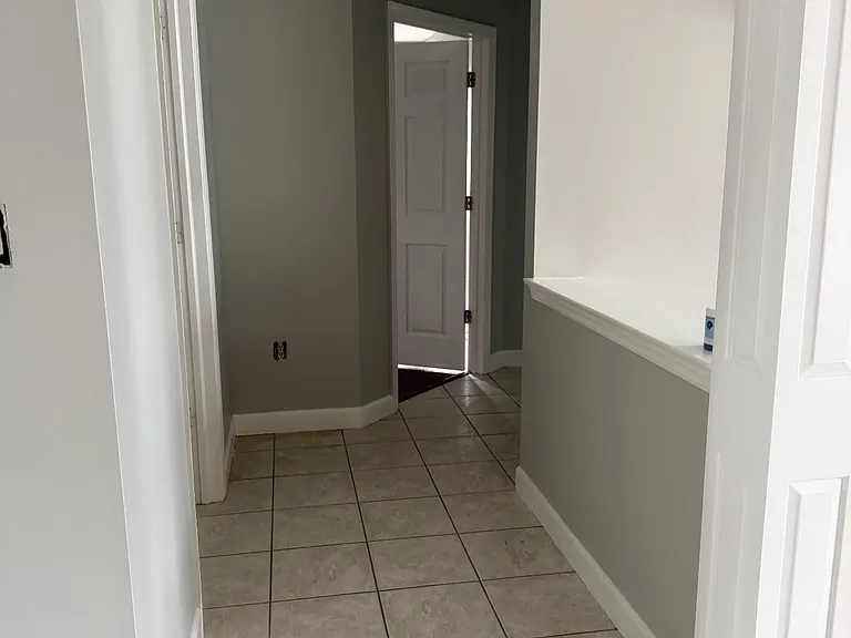 1006 Leanne St — Photo 5