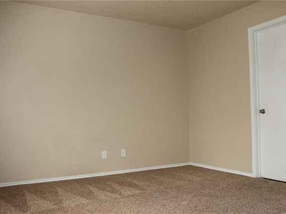 5th image of 8129 Foxfire Ln