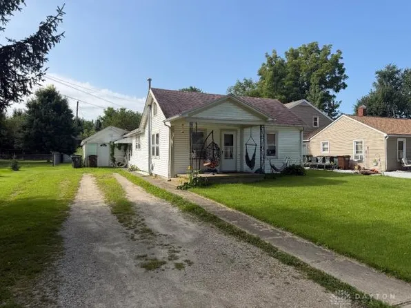 27 E Poplar St, Phillipsburg, OH 45354