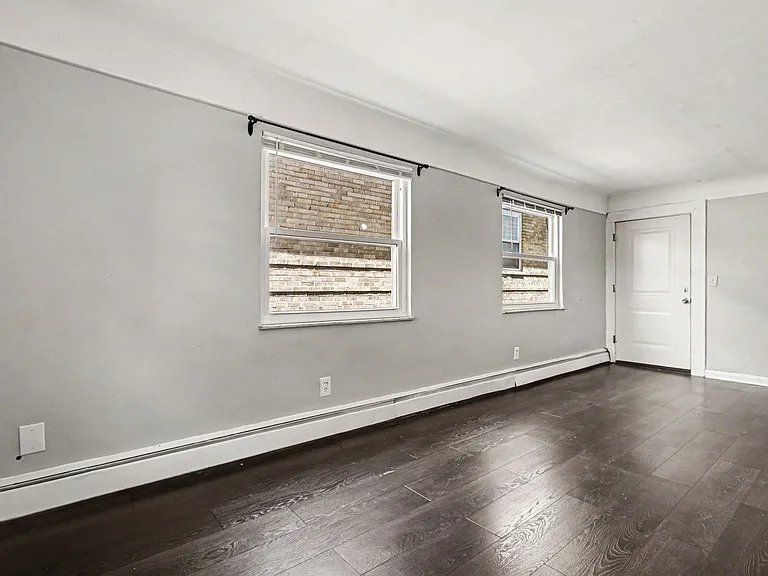 1932 Truitt Ave — Photo 2