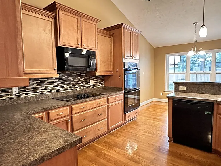 2928 Prioress Dr — Photo 10