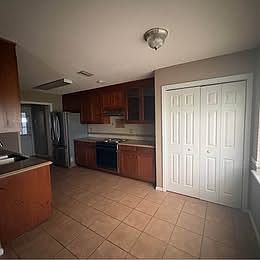 4th image of 3824 Brookfield Dr
