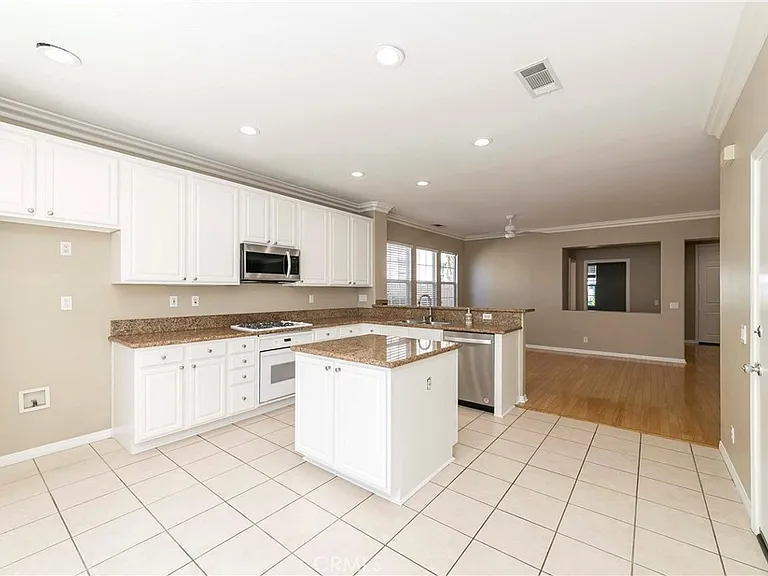 1285 Hopping St — Photo 4