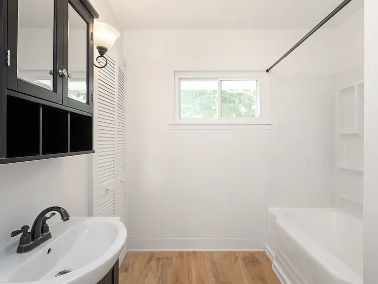 230 E Mishawaka Ave — Photo 12
