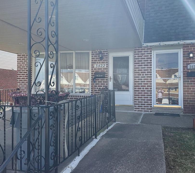 2nd image of 3422 Fitler St