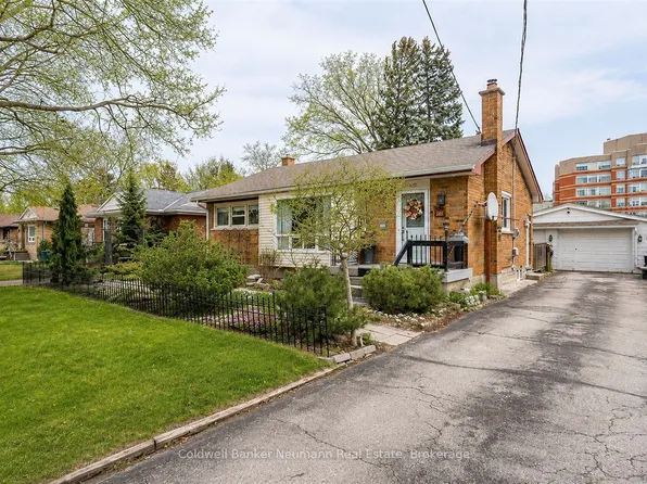 22 Skov Cres, Guelph, ON N1E 4B7