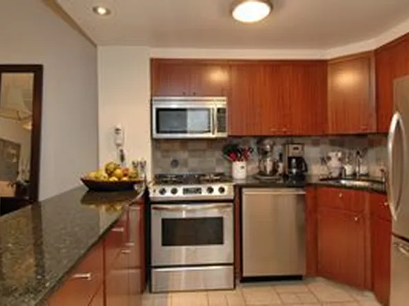 107 West 25th Street image 1 of 8