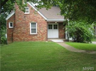 3132 Ashby Rd, Saint Ann, MO 63074