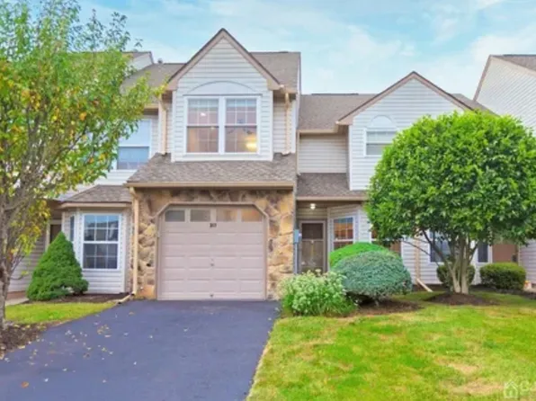 317 Pegasus Rd Unit 317, Piscataway, NJ 08854