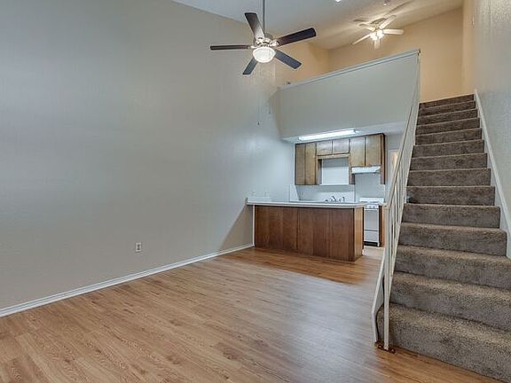 3rd image of 520 Bond St APT 13
