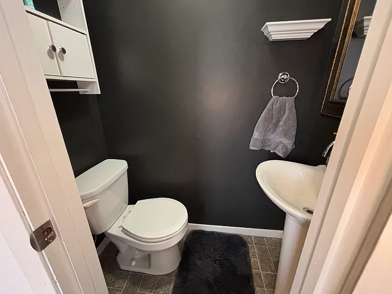 405 Washington St — Photo 14