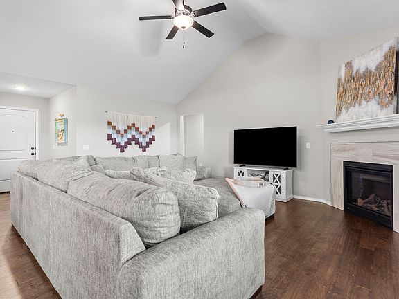 5th image of 746 E Penzance Circle