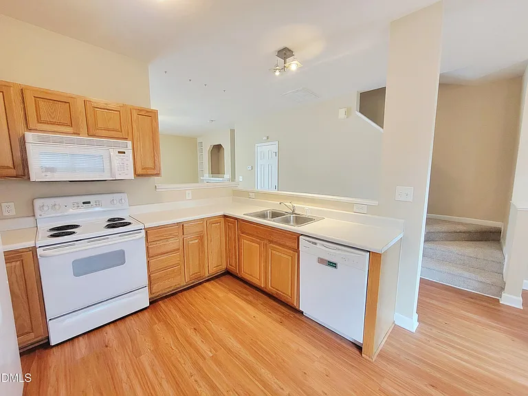 8327 Glenwood Springs Ct — Photo 11