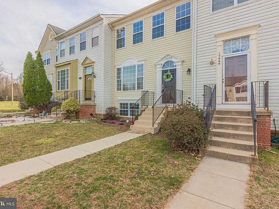 3rd image of 15868 Pebblewood St