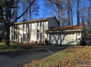 1395 Rutledge Ct, Temperance, MI 48182