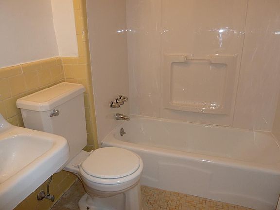 4th image of 2308 20th St NW