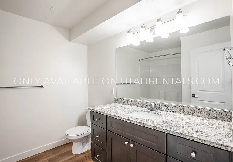 450 W Main St — Photo 13