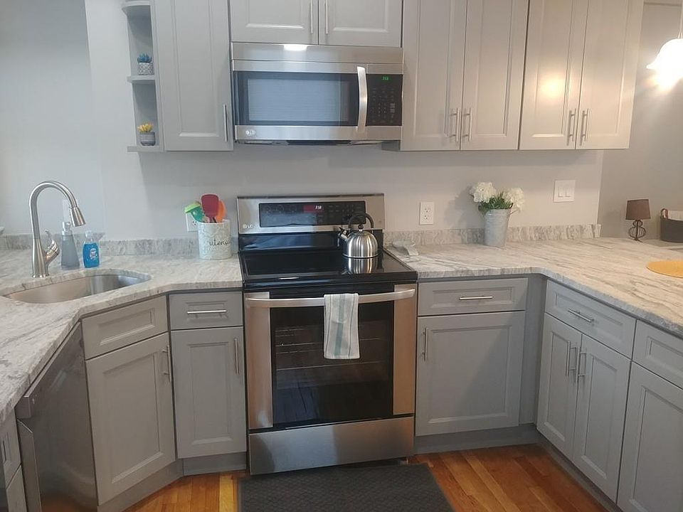 1st image of 132 North St #4