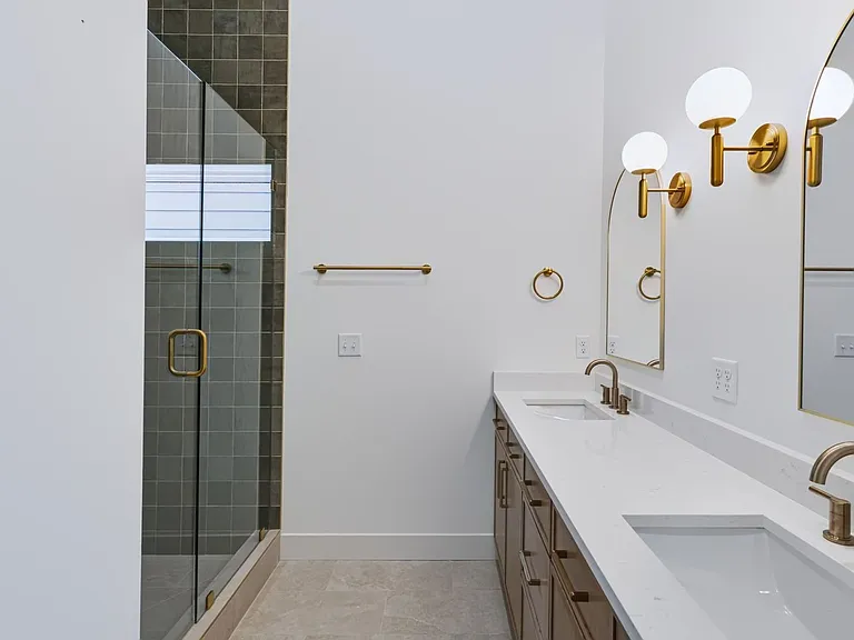 2113 Herman St — Photo 25