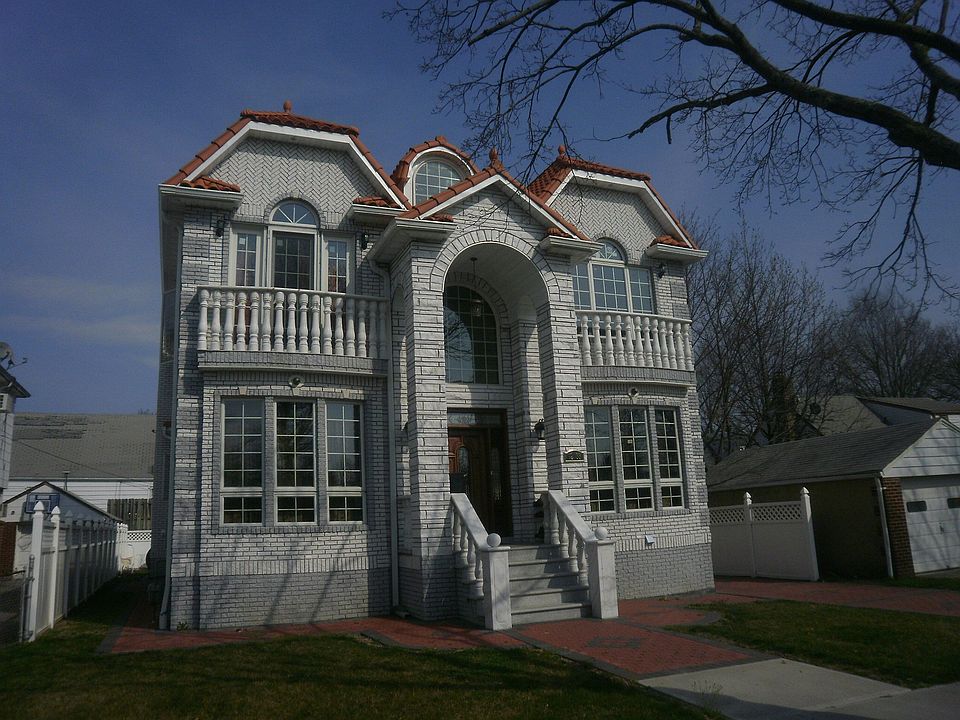 FRONT FACING WEST