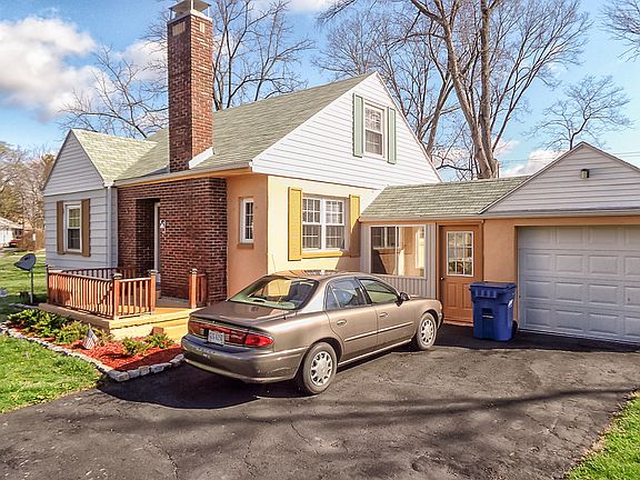 2nd image of 8778 Flagler St