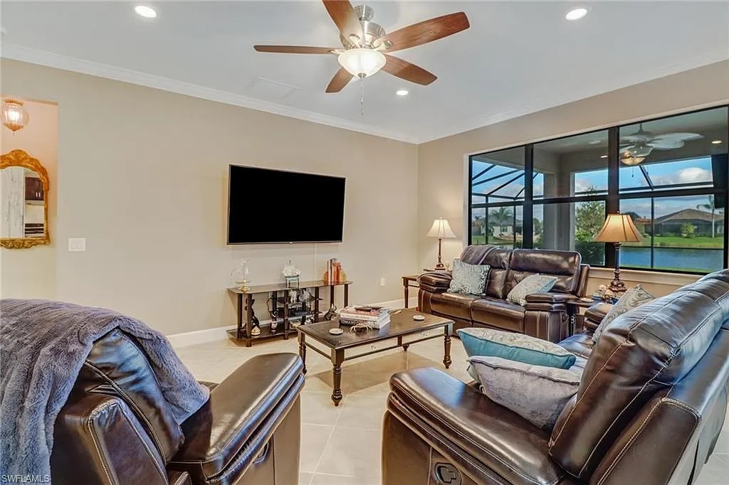 3 bed, 2.0 bath, 1805 sqft, $11,500 — Photo 3