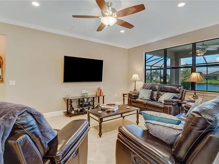 7567 Winding Cypress Dr — Photo 3