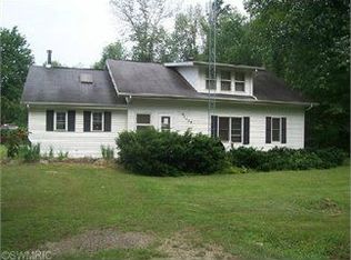 51475 Twin Lakes Rd, Dowagiac, MI