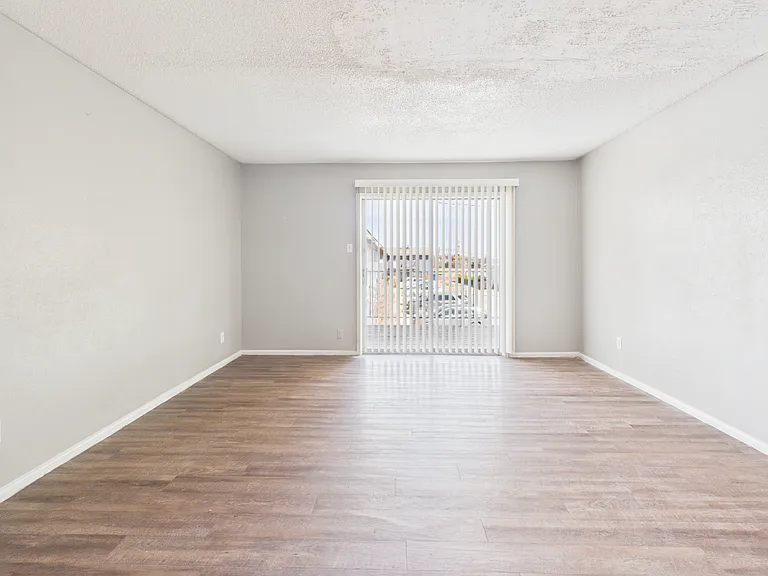 Tanglewood Apartments — Photo 30