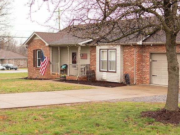 2nd image of 1348 Jenny Ln