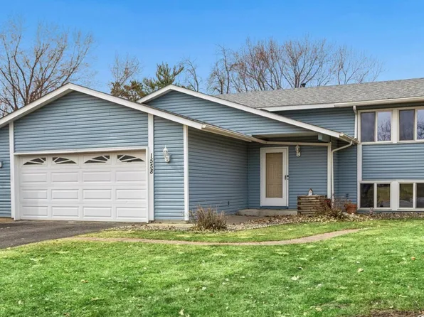 1558 9th Street Cir SE, Forest Lake, MN 55025
