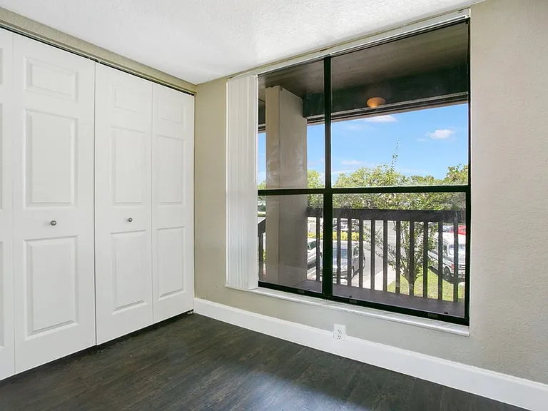 1346 Stearman Ct #16 — Photo 10