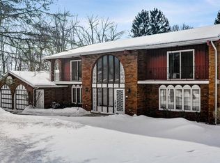 661 W Pierre Ln, Port Washington, WI 53074