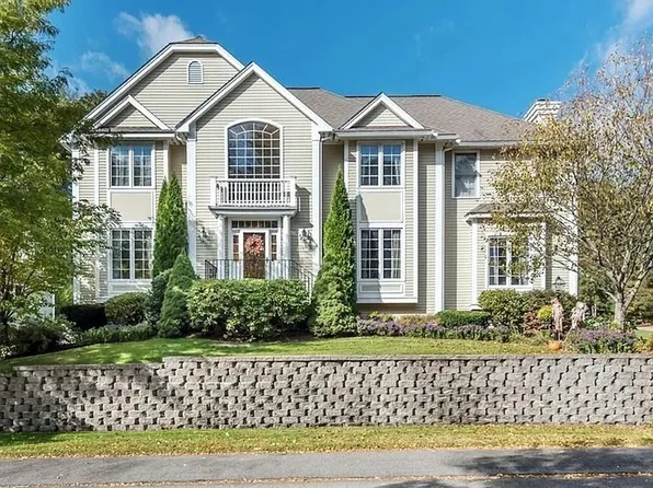 54 Sterling Ln, North Andover, MA 01845