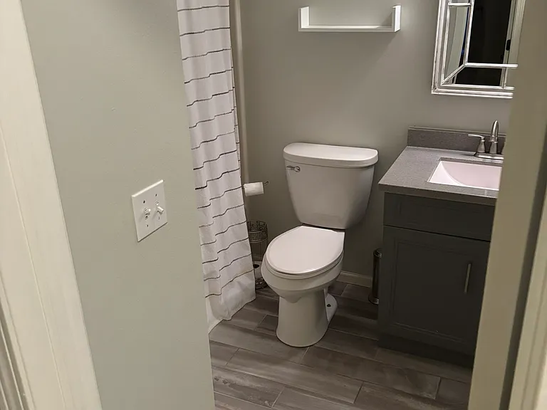 3075 Oxford St — Photo 20