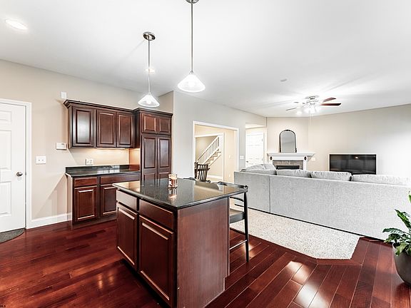 2nd image of 4 Palmetto Dr