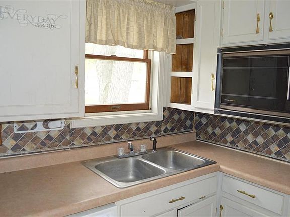 5th image of 1126 Grant St