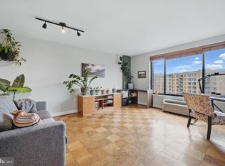 2501 Calvert St NW APT 811, Washington, DC 20008