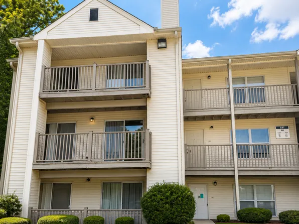 541 Pineland Cir APT 201, Newport News, VA 23608
