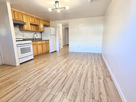 3rd image of 7107 Narrows Ave #1B